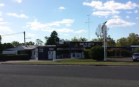 Coal N Cattle Hotel Motel